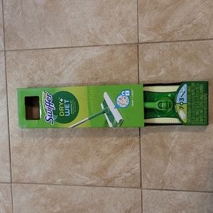 BRAND NEW SWIFFER DRY& WET MOP FULL KIT NEW!!!